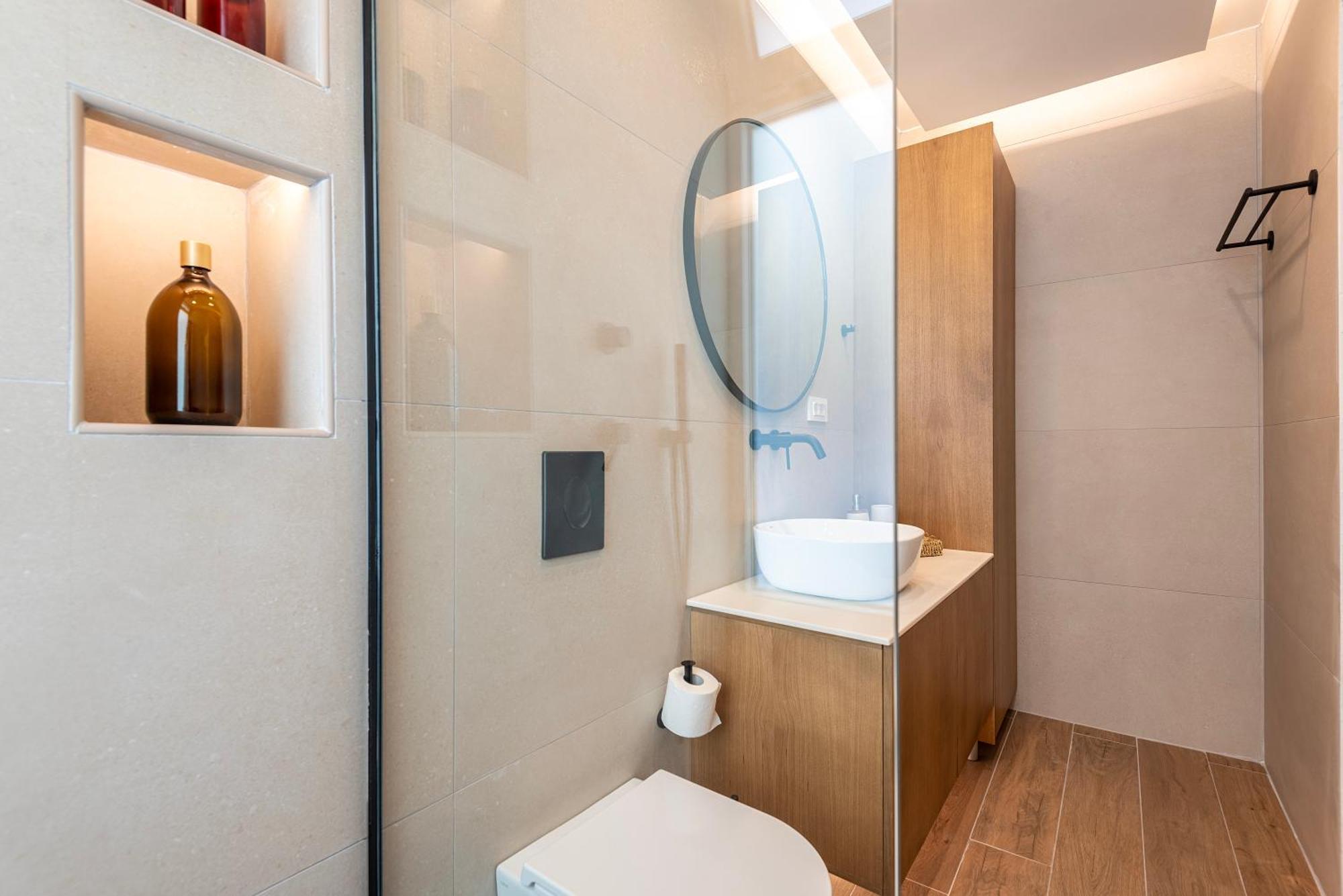 Spacious & Luxe 3br Downtown 1min To * Kos-stad